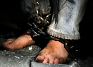 Gafsa : une mère brûle sa fille, de 7 ans, en chauffant un couteau sur le feu