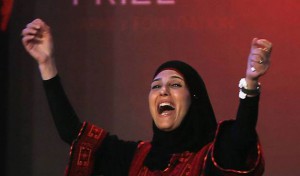 La Palestinienne Hanane al-Hroub, la «meilleure enseignante du monde» c’est elle (VIDÉO)