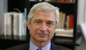 Claude Bartolone visite le quartier où il est né au centre de Tunis