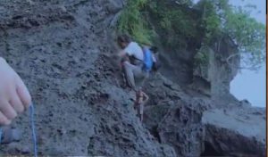 Un candidat d’une émission télé réalité fait une chute de 9 mètres ! (VIDÉO)