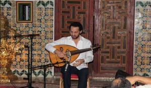 L’Irakien Nassir Chamma présente un nouveau instrument