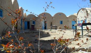 Tunisie – Douz : Après six ans d’interruption, le salon de l’artisanat rouvre ses portes