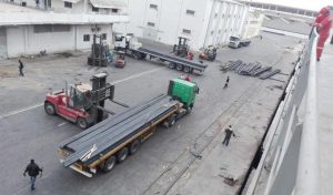 Sfax : Le port se dote d’une nouvelle grue mobile