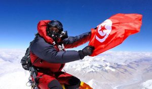 Tahar Manai: Le drapeau tunisien flotte sur “le Toit du monde”