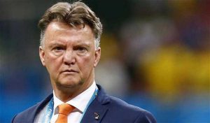 Manchester United: “Je suis toujours l’entraîneur” (Van Gaal)