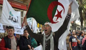 La justice algérienne gèle le rachat du groupe de presse El Khabar
