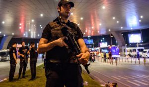 France : Un homme armé d’un couteau abattu par la police à l’aéroport Roissy