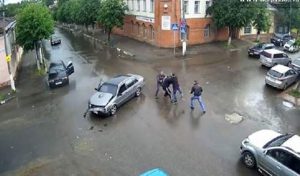 En Russie, voici comment on fait un constat après un accident! (VIDEO)