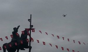 Un drone à la cérémonie d’inauguration de la statue de Bourguiba