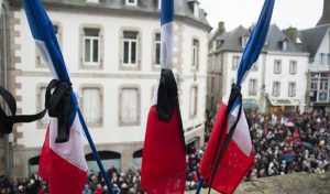 Attentat de Nice : Trois jours de deuil national en France