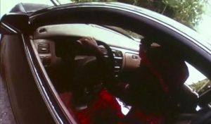 Son compagnon noir abattu par un policier blanc, elle filme la scéne en direct (VIDEO)