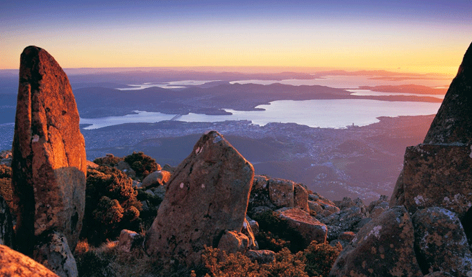 L’Australie s’éloigne de 7 cm par an ?