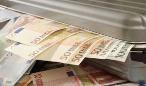 Transferts de devises : les transferts des Tunisiens à l’étranger atteignent 1810 millions de dinars