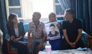 Kasserine : Les époux Karoui rendent visite à la famille du jeune garçon tué lundi