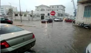 Tunisie – Intempéries : L’armée intervient à l’Ariana pour venir en aide aux citoyens suite aux inondations