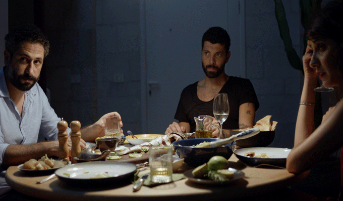 The Beach House” de Roy Dib, une fiction qui renvoie au théâtre