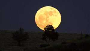 Rendez-vous cette nuit pour admirer la dernière super lune de l’année 2023