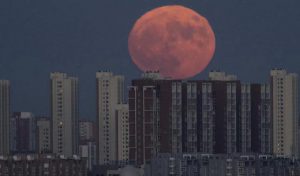 En images, La super lune vue au monde entier