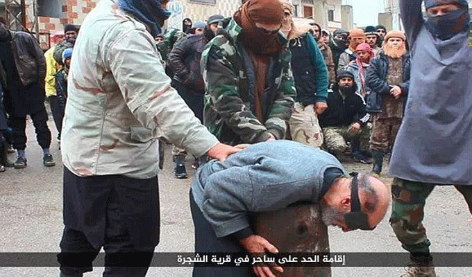 En image : Daesh décapite un homme accusé de sorcellerie