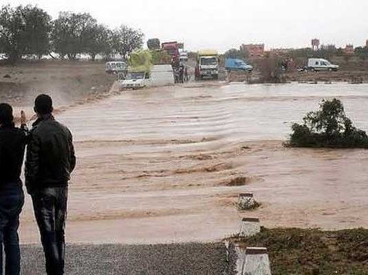 Jendouba: La route menant à la localité de Touahria fermée à la circulation