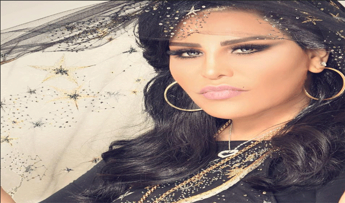 Ahlem poste la vidéo de son salon de coiffure privé