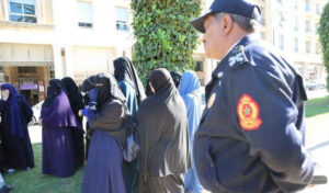 Des Marocaines contestent la loi interdisant la fabrication de la burqa