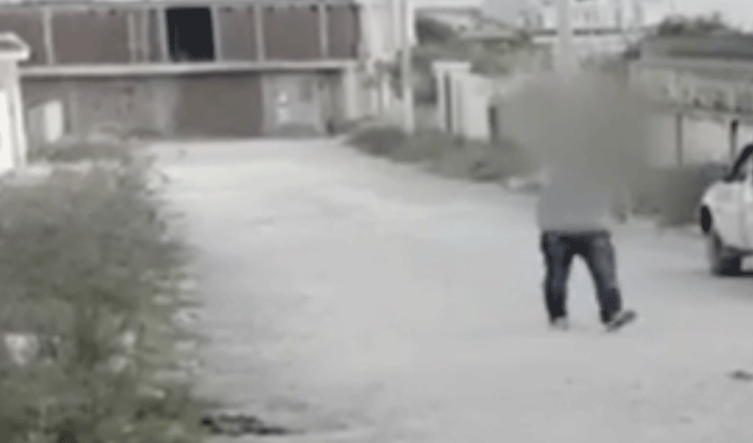 Tunis : Un charlatan escroque une famille et menace de tuer le père, vidéo