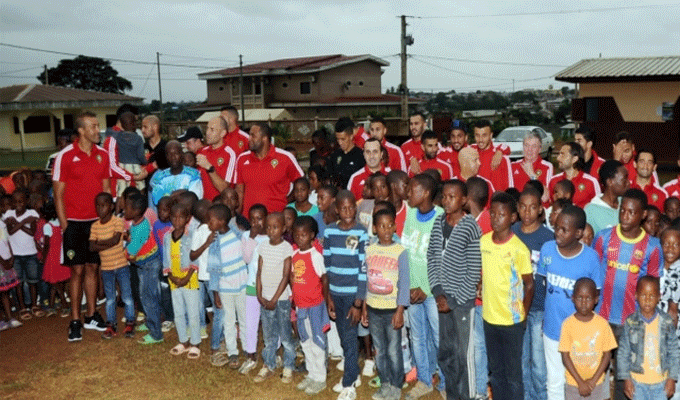 CAN 2017 Gabon : L’équipe Marocaine rend visite aux élèves de l’école Manghomo