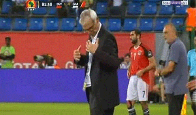 Vidéo : Harrisson Afful crache sur l’entraîneur des Pharaons d’Egypte