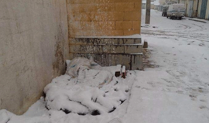 Vidéo à Thala : Imed, un SDF qui dort sous la neige