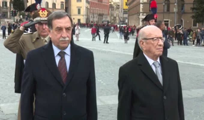 Vidéo : Le président Béji Caïd Essebsi rend hommage au soldat inconnu à Place Venezia