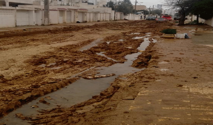 Nouvelle Ariana sombre sous la boue, en photo