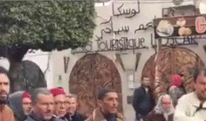 Djerba : Ils bloquent l’avenue principale contre le restaurant Oscar