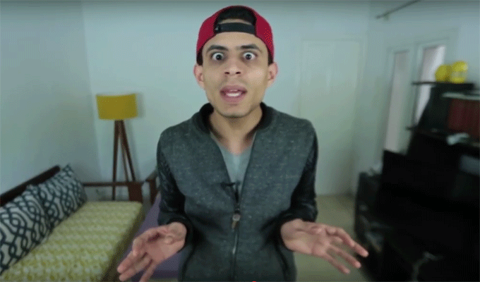 Salem Monsieur fait de la pub pour le centre Violette