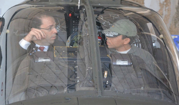Lutte antiterroriste : Youssef Chahed supervise la réception de six hélicoptères