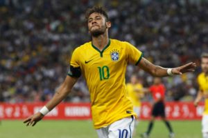 Brésil : Neymar sur les traces du Roi Pelé, quel but ! (Vidéo)
