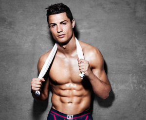 Ronaldo fait-il vraiment 3 000 abdominaux par jour ? Sa réponse !