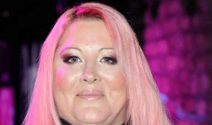 La star de la télé-réalité, Loana, aurait fait une opération esthétique dans une clinique en Tunisie, photos