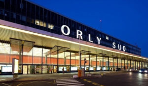 France : Un avion fait une sortie de piste à Orly