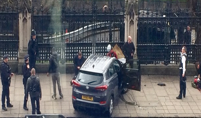 Grande-Bretagne : Coups de feu et explosions près du parlement à Londres, photos