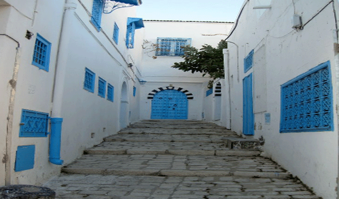 Tunisie – Sidi Bou Said : Interdiction de circuler sans le port de la bavette