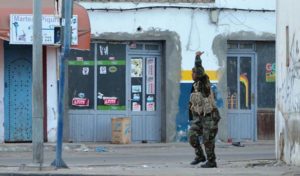 Tunisie : Les autorités libyennes livrent un terroriste tunisien, impliqué dans l’attaque de Ben Guerdane