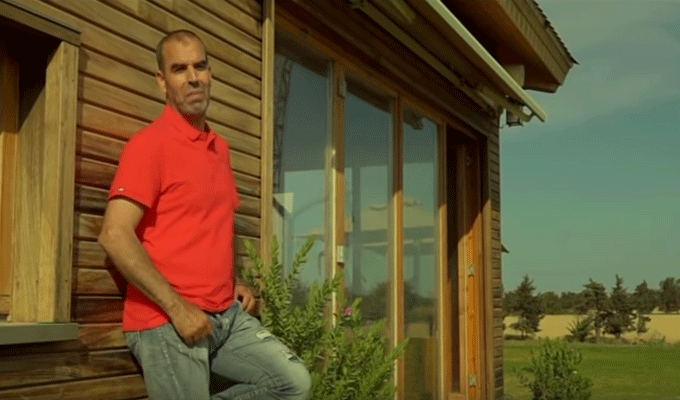 Faouzi Ben Gamra lance un nouveau clip diffusé pour la première fois sur Oumour Jedia