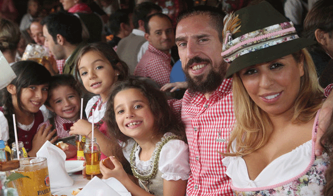 En photo : Franck Ribéry et Seif el Islam en plein entraînement