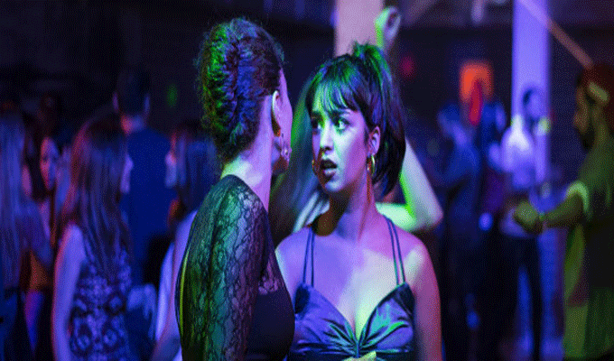 L’histoire de Mariem, violée par deux policiers, arrive sur les marches de Cannes