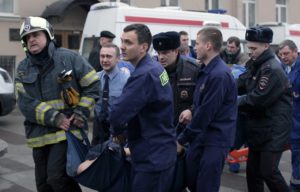 Attentat à Saint-Pétersbourg: La piste terroriste privilégiée par le Kremlin