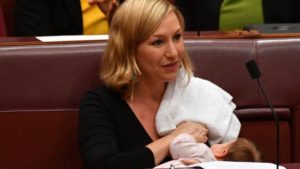 Elle est la première femme à allaiter au Parlement d’Australie
