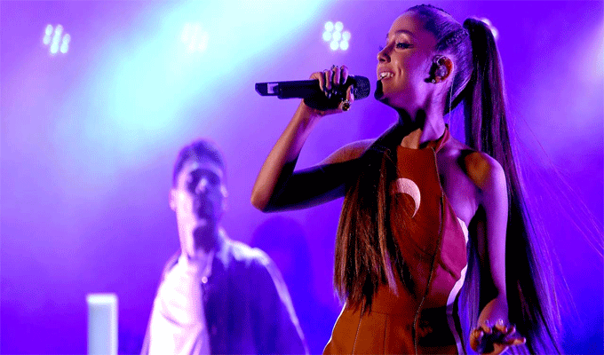 Réactions des stars suite à l’attentat de Manchester Arena