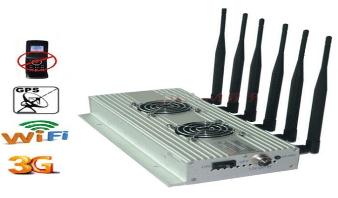 Slim Khalbous : Des citoyens cagoulés ont fait irruption dans un lycée pour casser les brouilleurs