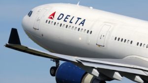 Interrogé par la police pour avoir ronflé à bord d’un avion Delta Airlaines